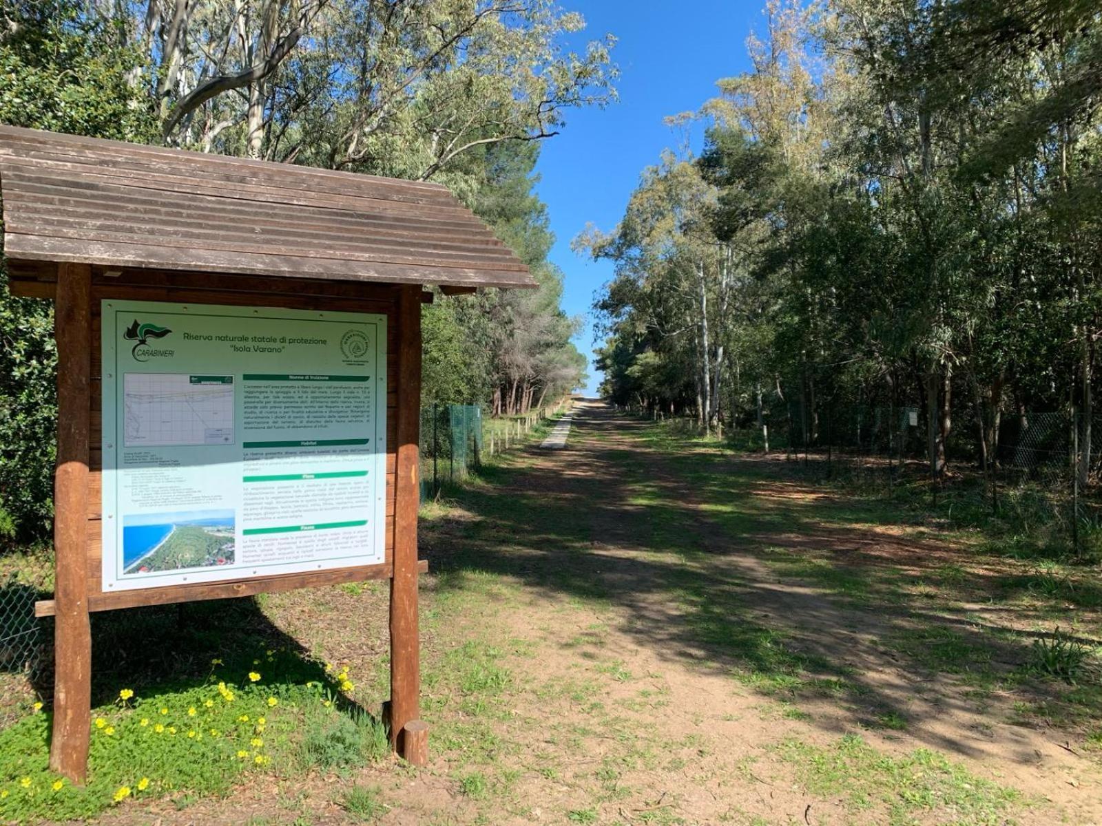 Villaggio Camping Uria Foce Varano Exterior foto