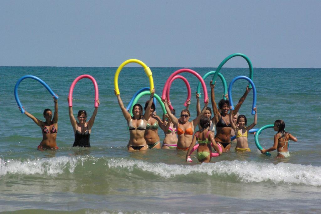 Villaggio Camping Uria Foce Varano Exterior foto